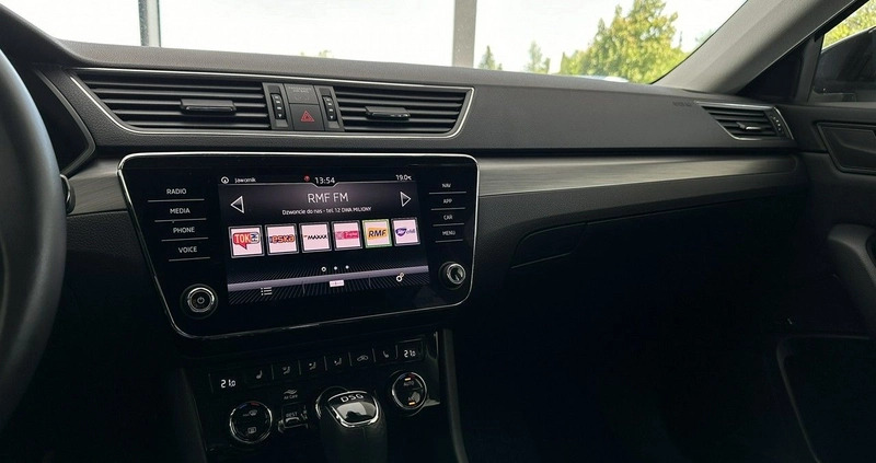 Skoda Superb cena 99900 przebieg: 135160, rok produkcji 2019 z Mogilno małe 781